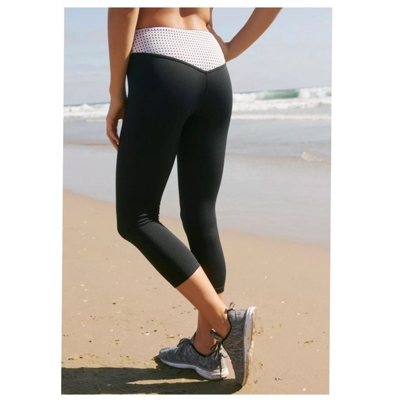 OLYMPIA ACTIVEWEAR Mateo 3/4 Length Leggings, White Mesh/ Jet, Size Small, NWT - Picture 2 of 8